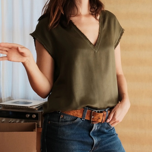 Cali Dreaming Tops - CALI DREAMING James Tee In Olive V-Neck Loose Fit Oversized Cupro Size Small